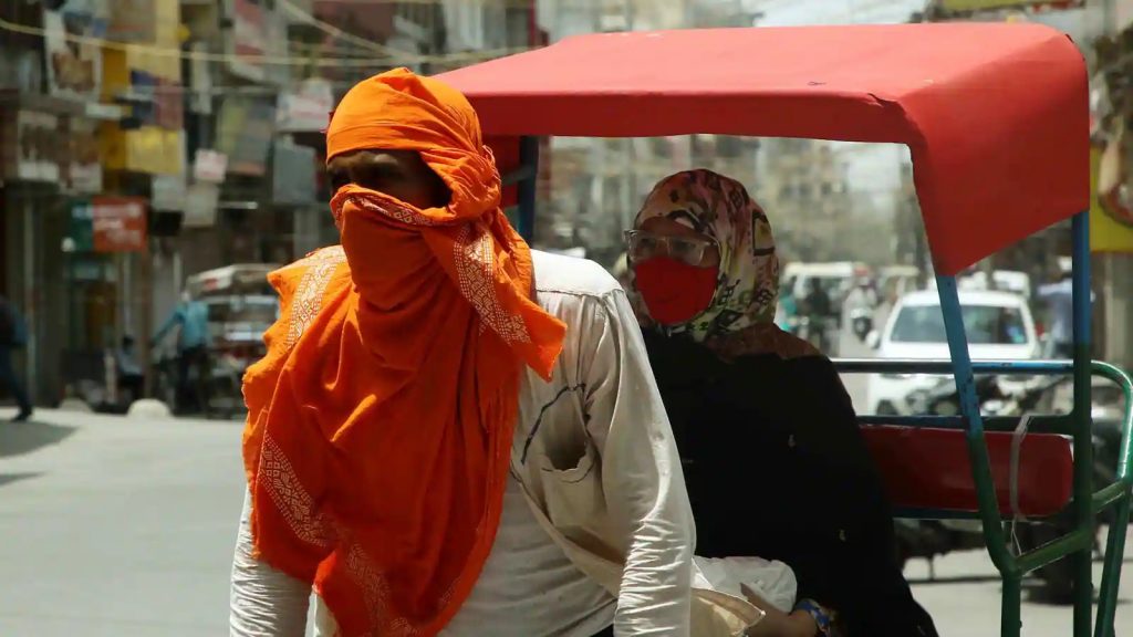 Its 47 degrees Celsius –  VERY HOT in Delhi